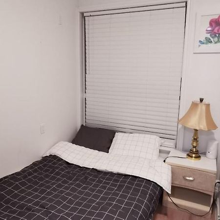 Private Suite With Separated Entrance Richmond Luaran gambar