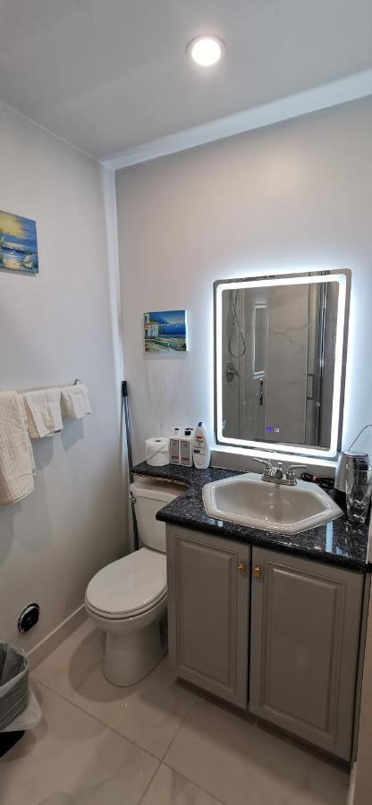 Private Suite With Separated Entrance Richmond Luaran gambar